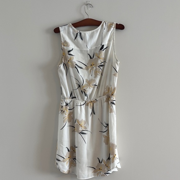 Dynamite White Floral Sleeveless Drawstring Dress - Picture 3 of 5
